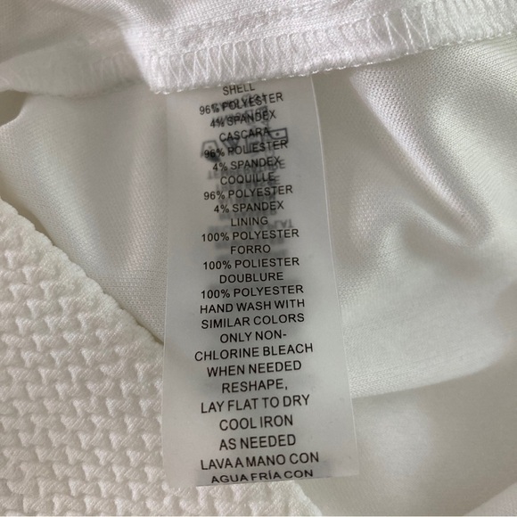 Gorgeous Vince Camuto Halter Cream and Gold Sheath Dress Size 6 - Picture 9 of 10